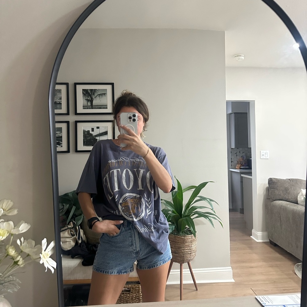 Abercrombie & Fitch Vintage Graphic Crewneck Tee in Slate Blue
